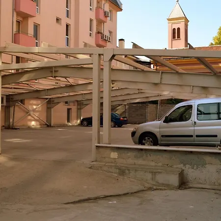 апарт център Center *